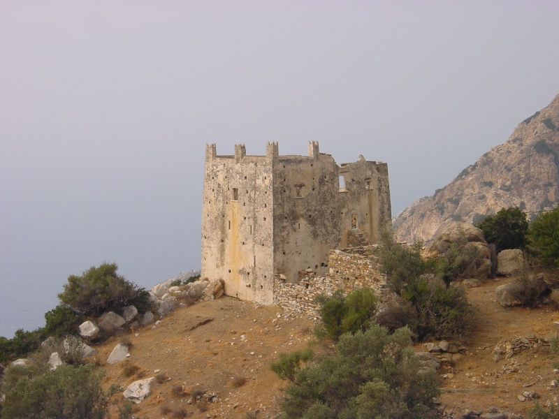 Naxos Klosterfestung Agia Pyrgos nah.JPG -                                